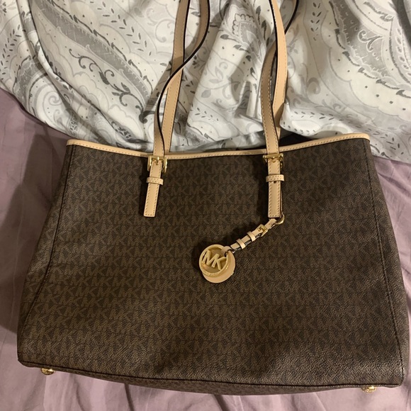 Large Michael Kors Tote - Picture 2 of 8